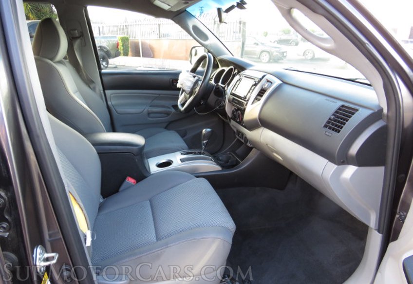 2015 Toyota Tacoma - Image 26