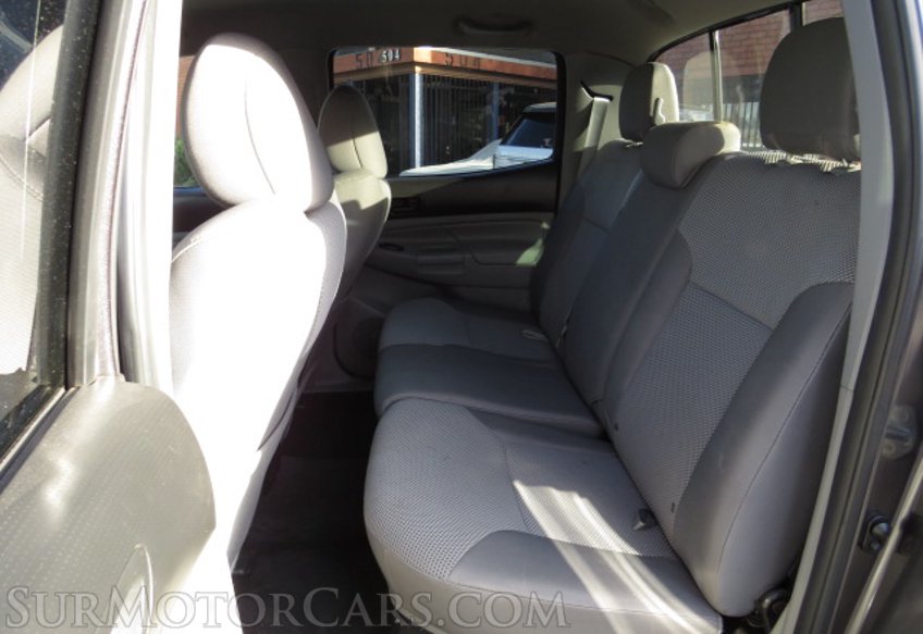 2015 Toyota Tacoma - Image 29