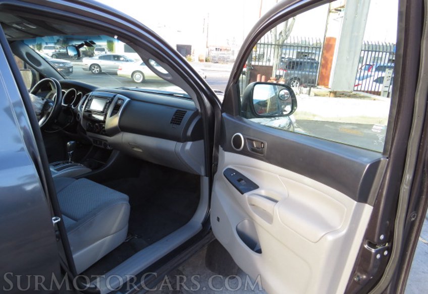 2015 Toyota Tacoma - Image 22