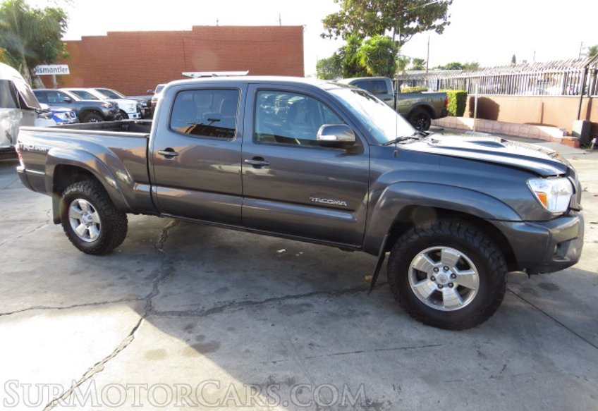 2015 Toyota Tacoma - Image 3