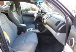 2015 Toyota Tacoma - Image 24