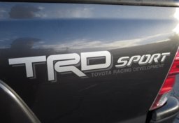 2015 Toyota Tacoma - Image 17