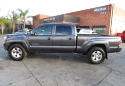 2015 Toyota Tacoma - Image 10