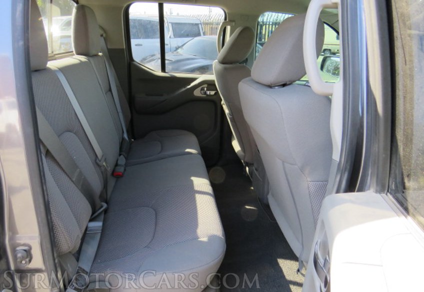 2020 Nissan Frontier - Image 28