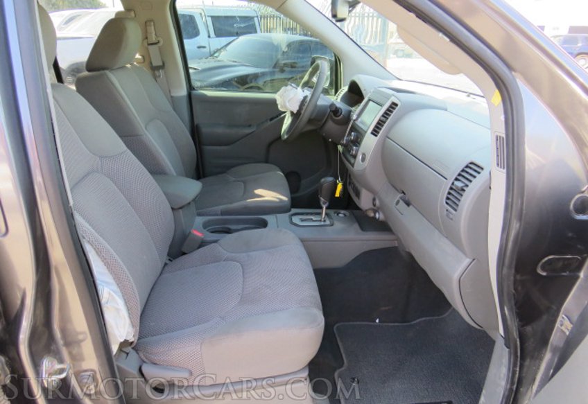 2020 Nissan Frontier - Image 25