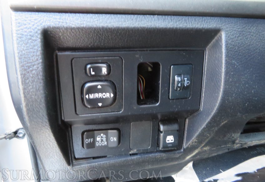 2017 Toyota Tundra 4WD - Image 38