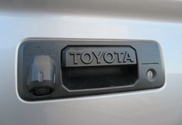 2017 Toyota Tundra 4WD - Image 17
