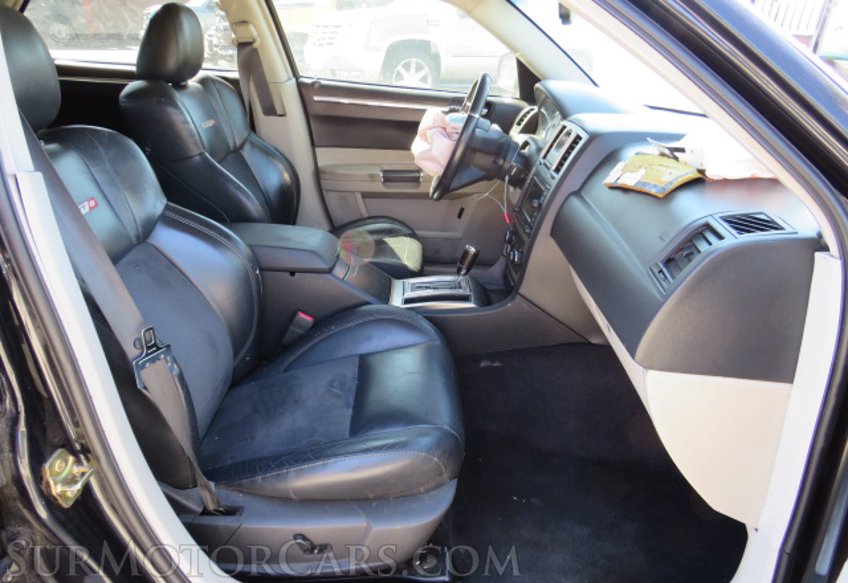 2006 Chrysler 300 - Image 32
