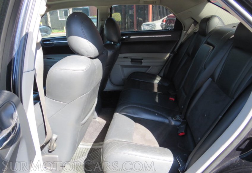 2006 Chrysler 300 - Image 38