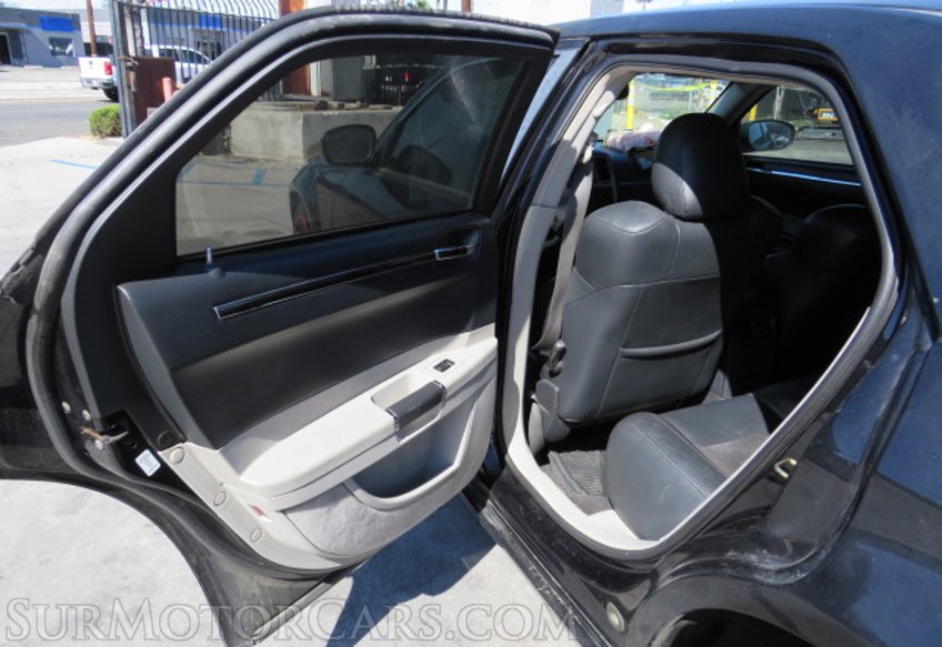 2006 Chrysler 300 - Image 37