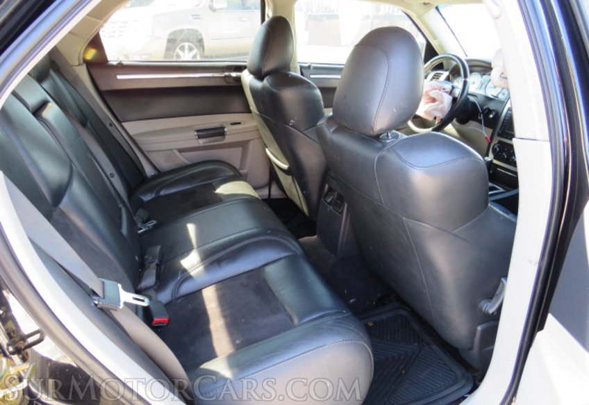 2006 Chrysler 300 - Image 34
