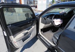 2006 Chrysler 300 - Image 40