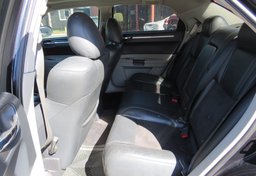 2006 Chrysler 300 - Image 38