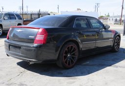 2006 Chrysler 300 - Image 7