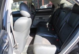 2006 Chrysler 300 - Image 39