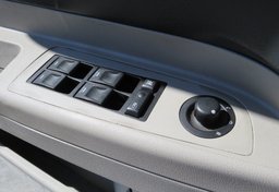 2006 Chrysler 300 - Image 30
