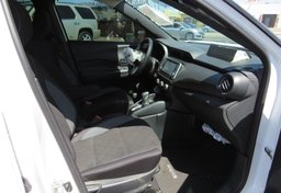 2020 Nissan Kicks - Image 25