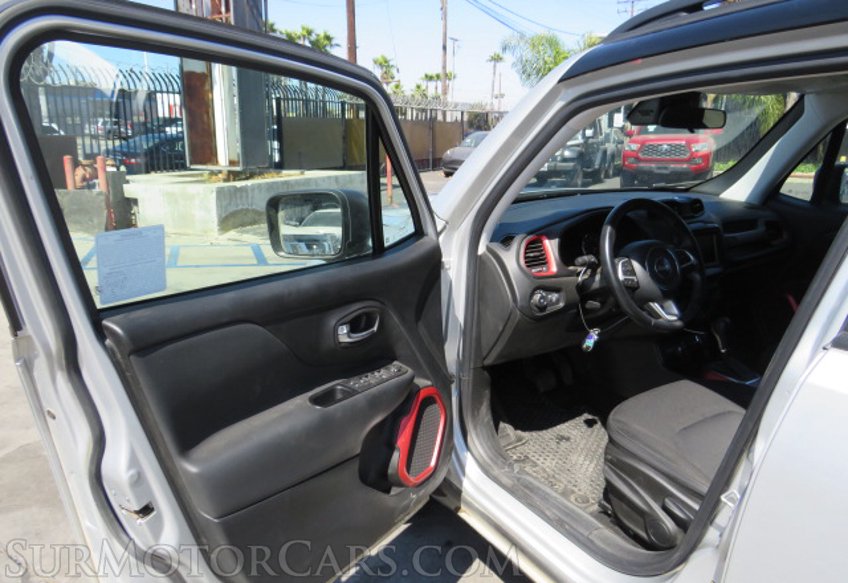 2018 Jeep Renegade - Image 23