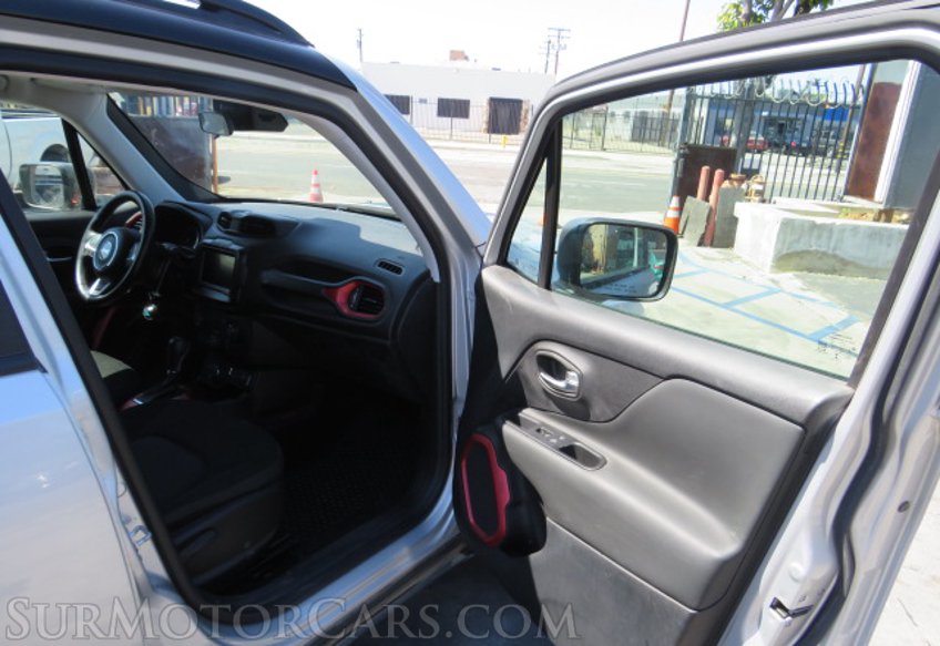 2018 Jeep Renegade - Image 24