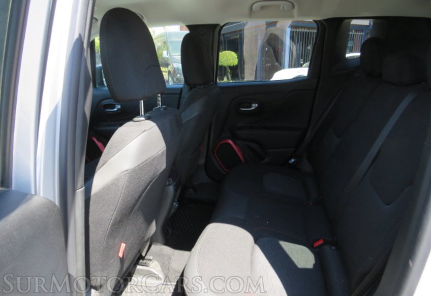 2018 Jeep Renegade - Image 33