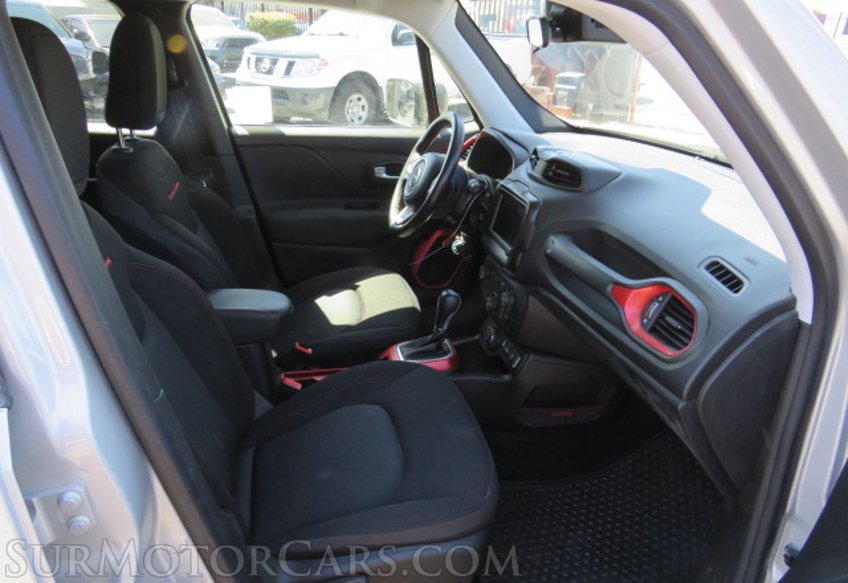 2018 Jeep Renegade - Image 28