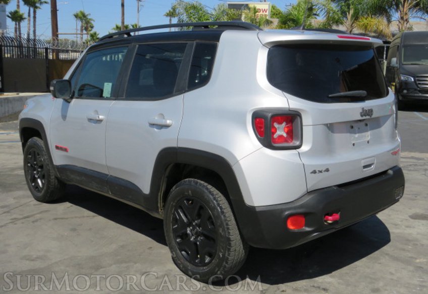 2018 Jeep Renegade - Image 10