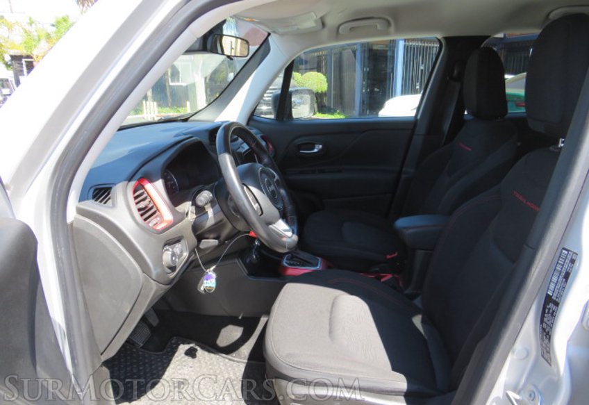 2018 Jeep Renegade - Image 27