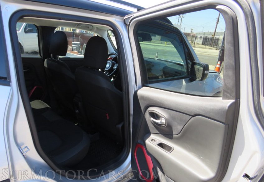 2018 Jeep Renegade - Image 26