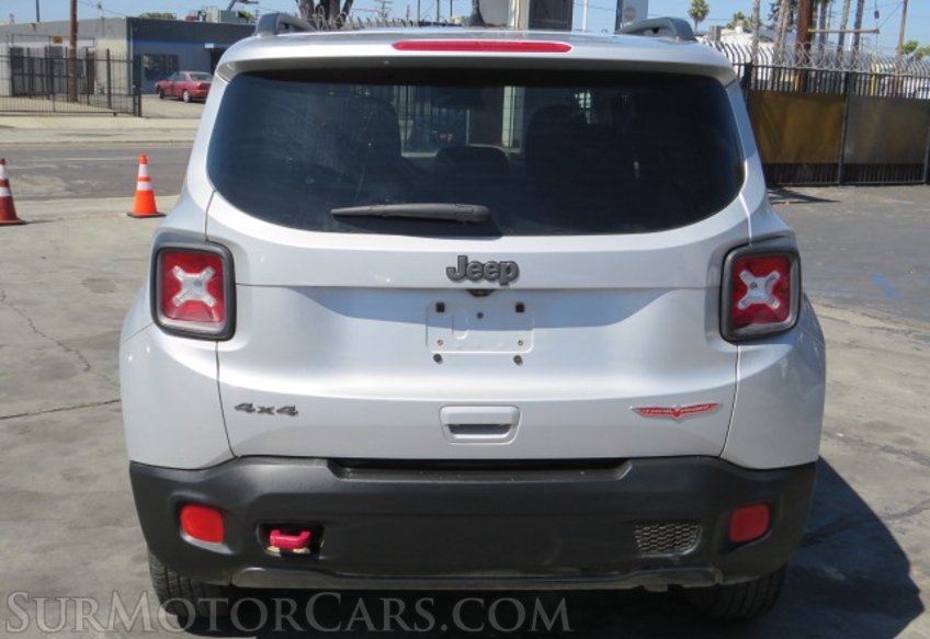 2018 Jeep Renegade - Image 11