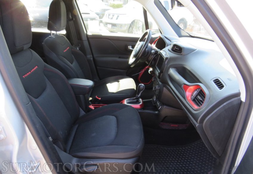 2018 Jeep Renegade - Image 32