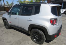 2018 Jeep Renegade - Image 8