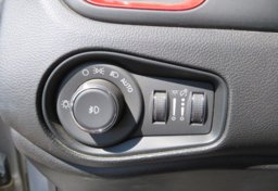 2018 Jeep Renegade - Image 47