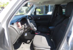 2018 Jeep Renegade - Image 27