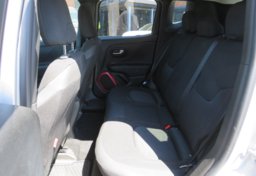 2018 Jeep Renegade - Image 29