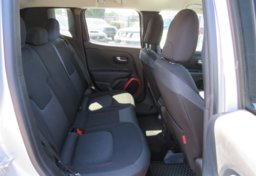 2018 Jeep Renegade - Image 30