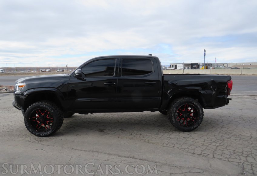 2019 Toyota Tacoma 4WD - Image 12