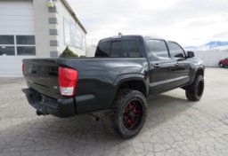 2019 Toyota Tacoma 4WD - Image 9
