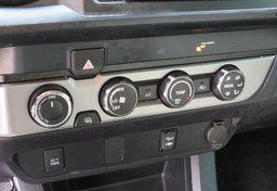 2019 Toyota Tacoma 4WD - Image 37