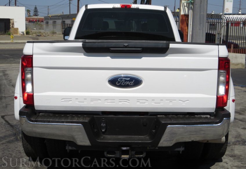 2019 Ford Super Duty F-350 DRW - Image 10