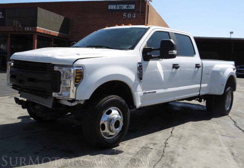 2019 Ford Super Duty F-350 DRW - Image 3