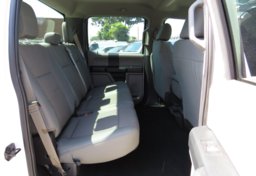 2019 Ford Super Duty F-350 DRW - Image 34