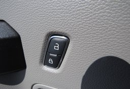 2019 Ford Super Duty F-350 DRW - Image 43