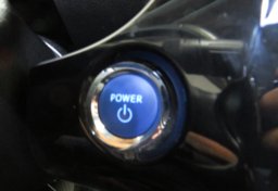 2021 Toyota Prius - Image 38