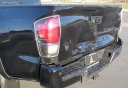 2021 Toyota Tacoma 4WD - Image 18