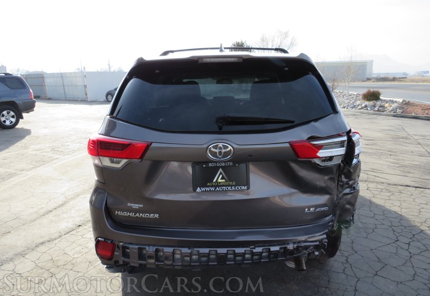 2019 Toyota Highlander - Image 12