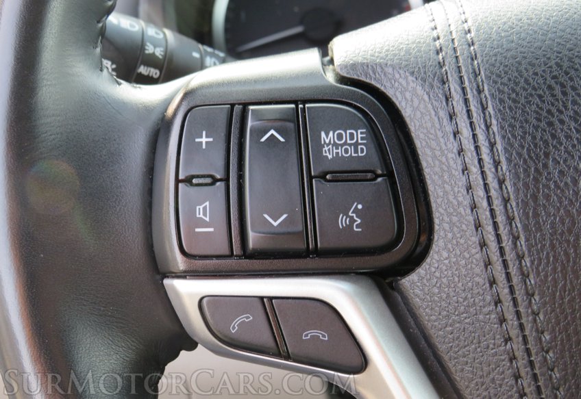 2019 Toyota Highlander - Image 29