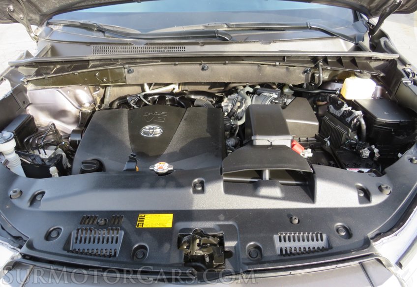 2019 Toyota Highlander - Image 48