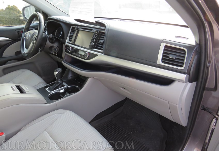 2019 Toyota Highlander - Image 20