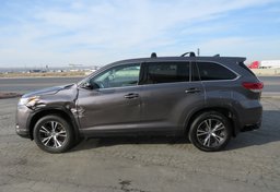 2019 Toyota Highlander - Image 10