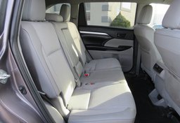 2019 Toyota Highlander - Image 22